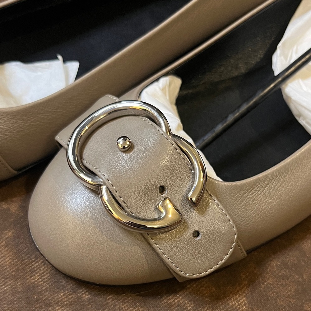 Gucci Buckle Flats Sz 39.5 - Picture 2 of 9